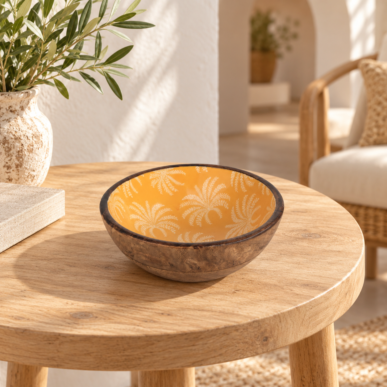 Kom met palmmotief 20 × 20 × 7,50 cm, artikel 39001, in een mediterrane binnensfeer