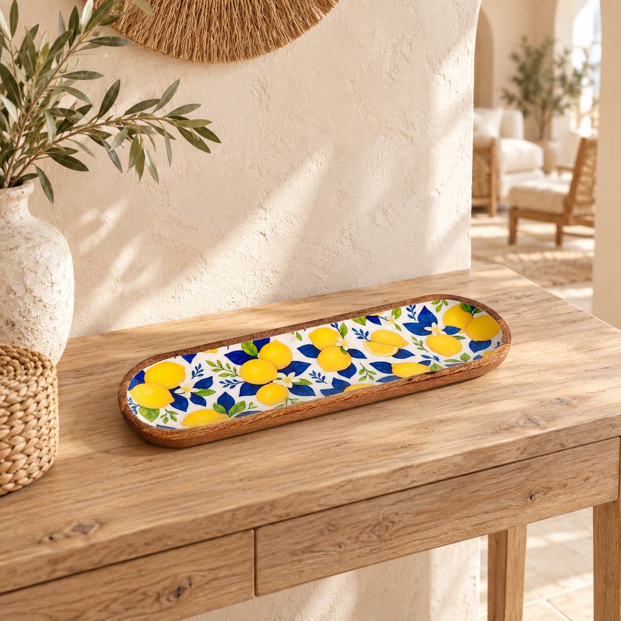 Schaal met citroenmotief 44 × 14 × 2 cm, artikel 39310, in een mediterrane binnensfeer